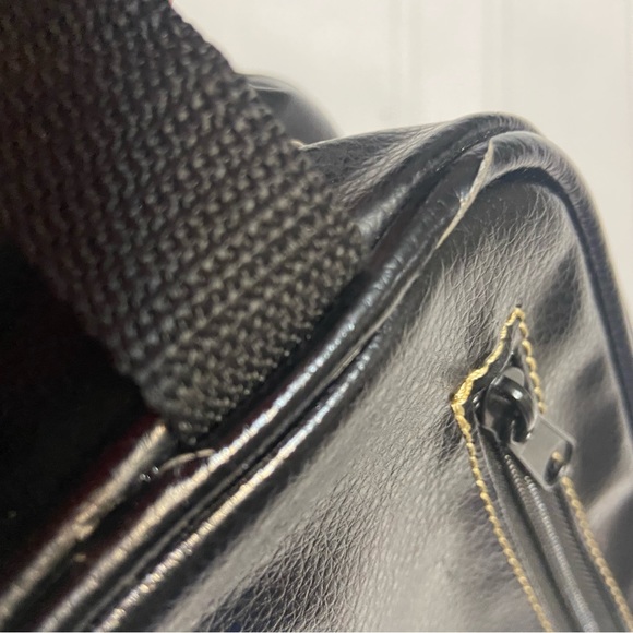 Steve Madden Black Dopp/Shave Travel Bag Slight Wear Signs on Trim - Clean Bag! - Picture 6 of 10